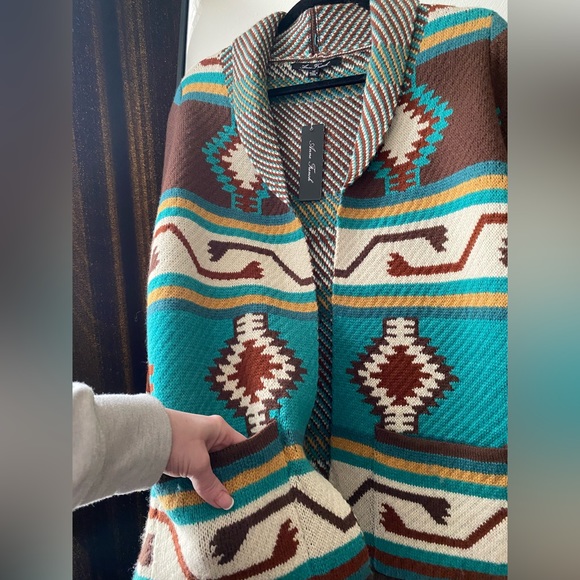 Aztec Cardi - Picture 2 of 4